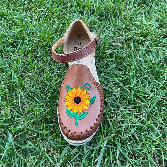 Women’s authentic Mexican Leather sunflower sandal - Picture 4 of 5